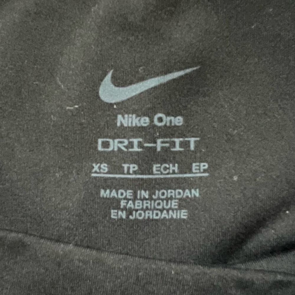 Nike One Dri-Fit High-Waisted 8" Pocketed Athletic Biker Shorts Size XS - Picture 7 of 7